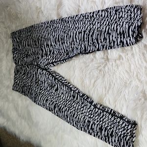 Calvin Klein performance quick dry leggings- Small